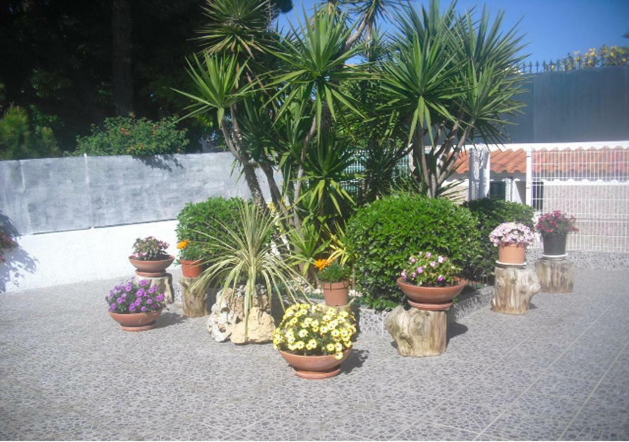 Bed and Breakfast Casa Teresinha Sesimbra Esterno foto